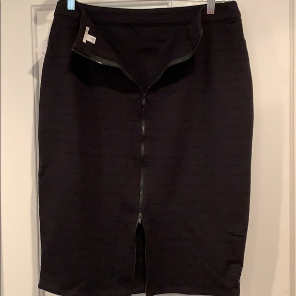 NWT Halogen Pencil skirt w/ Zipper in back.  S 14 - Picture 3 of 6